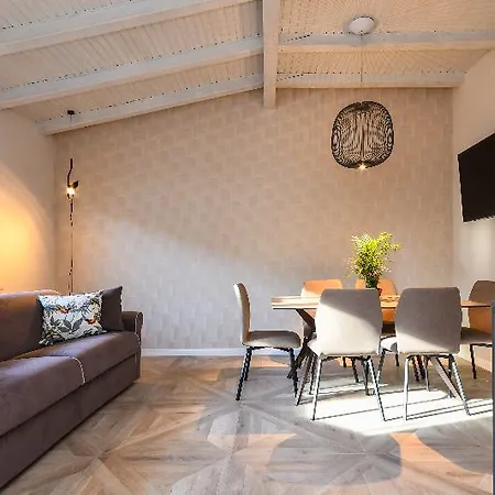 Madali And ブレシア