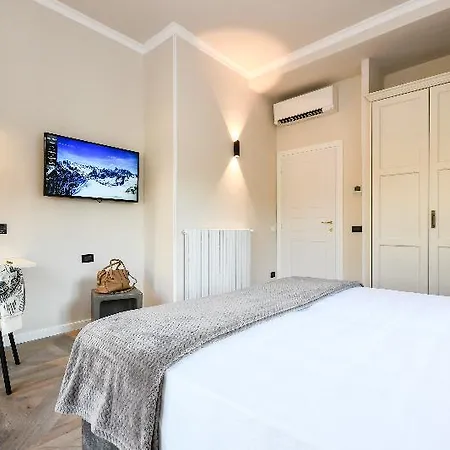 Готель Madali And *